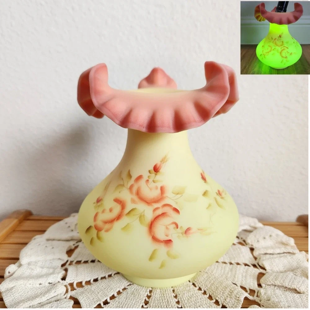 VTG Fenton Burmese URANIUM GLOW Glass Ruffled Vase Hand Painted Sign Debra Hill